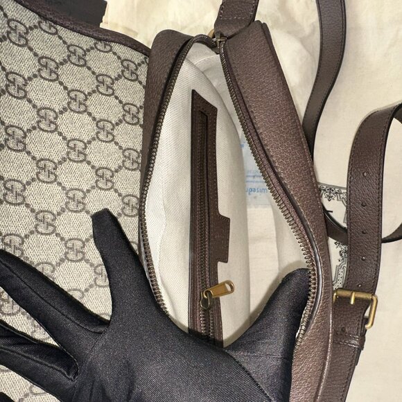 Gucci Shoulder Bag - Picture 7 of 8